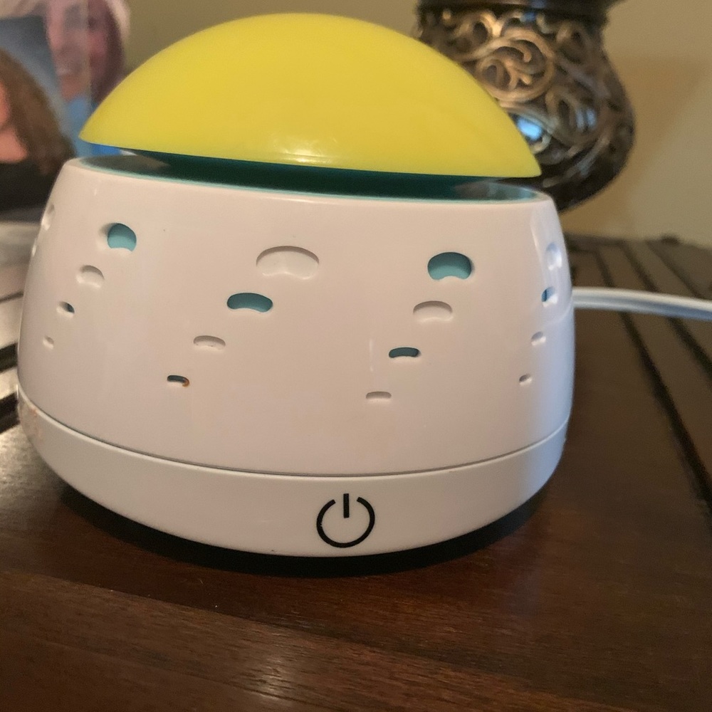 White noise machine